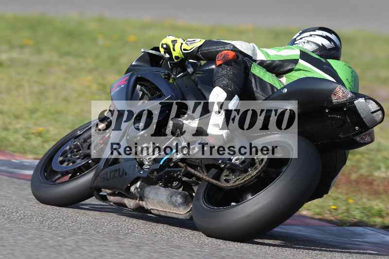 /Archiv-2023/06 10.04.2023 Moto Club Anneau du Rhin/Vert-Medium/82